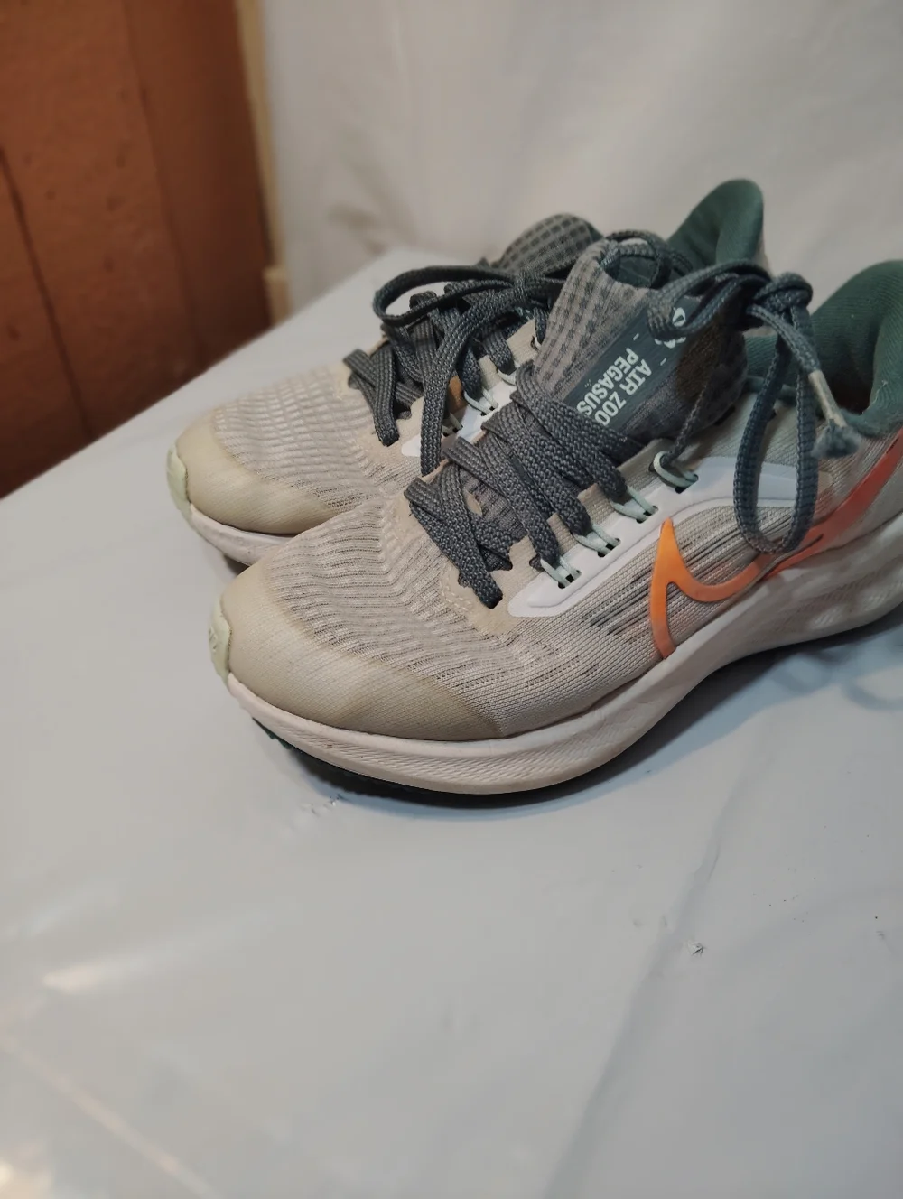 Nike Air Zoom Pegasus US Gray Running Sneaker Shoes SZ 1Y Youth